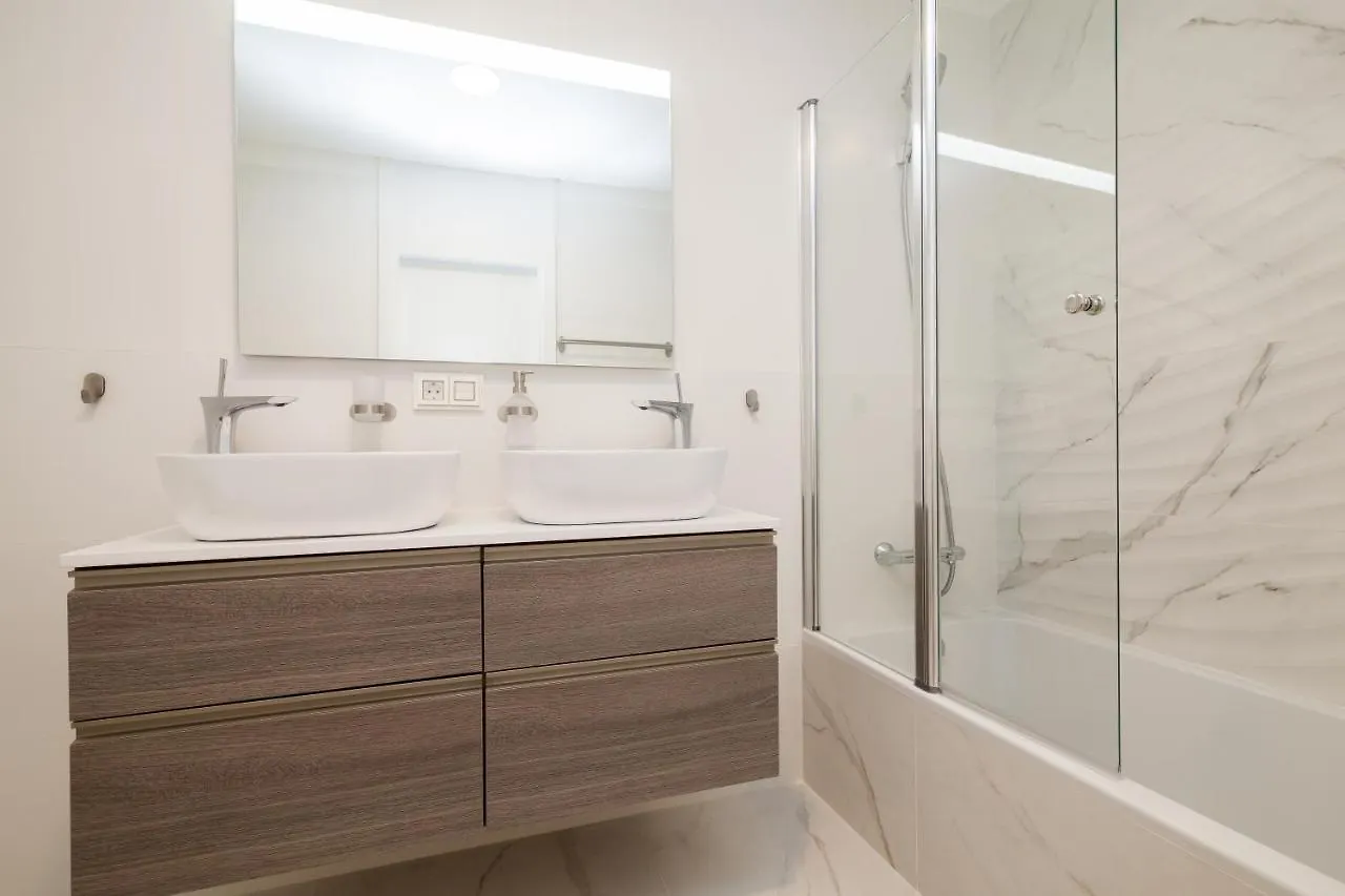 200M² New Villa B With Private, Heated Pool And Amazing Ocean View. Costa Adeje  Spanien
